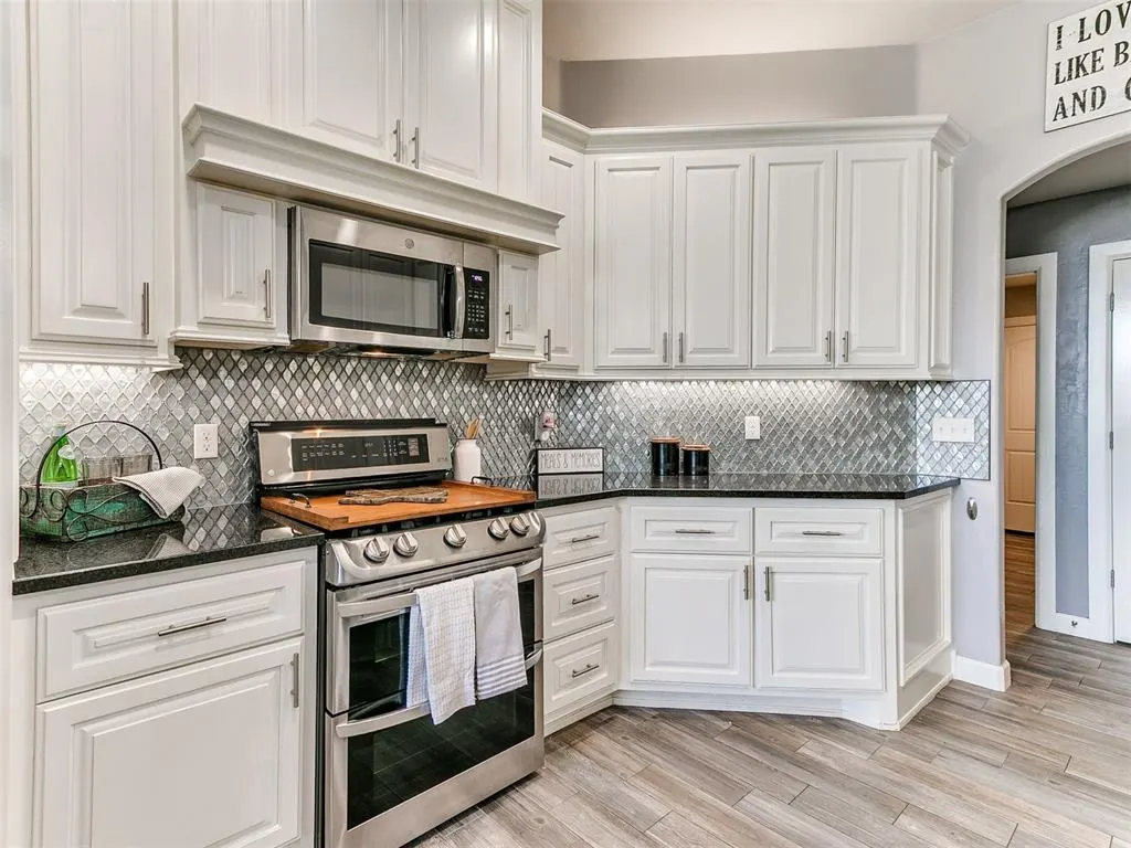 Photo 34 — 13920 Hutchinson Place, Yukon, OK 73099