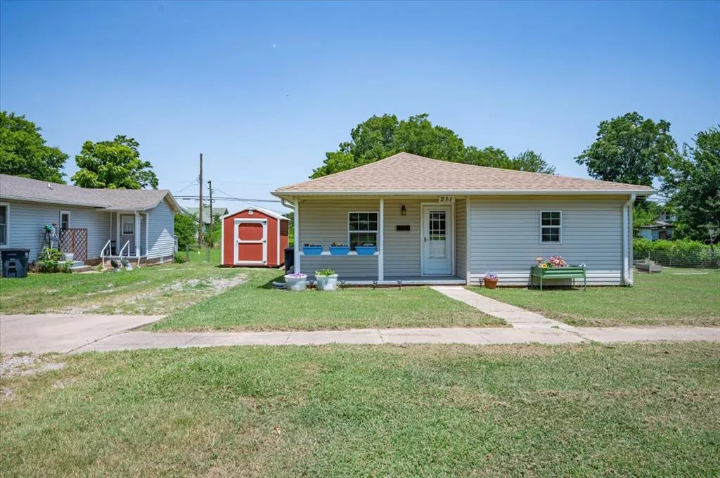 Front exterior — 211 E 2nd Street, Stroud, OK 74079