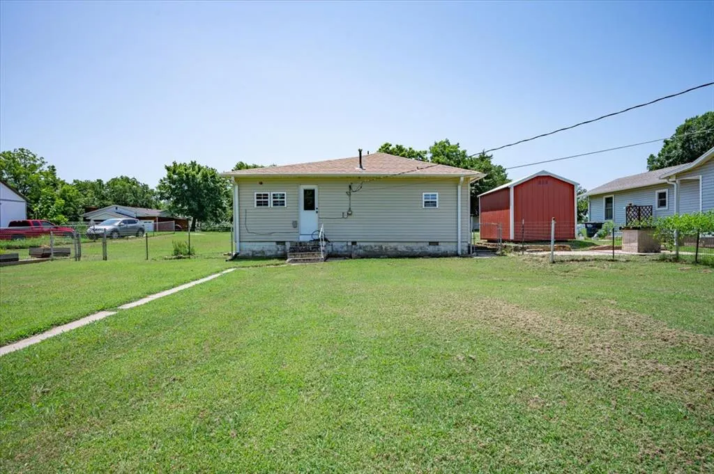 Photo 8 — 211 E 2nd Street, Stroud, OK 74079