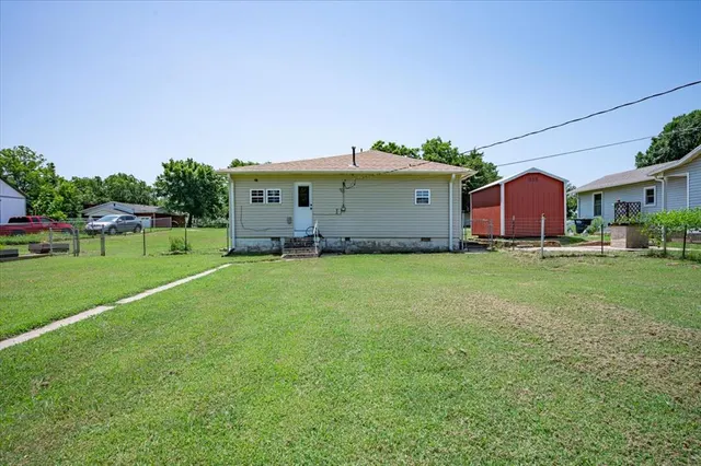 Photo 8 — 211 E 2nd Street, Stroud, OK 74079