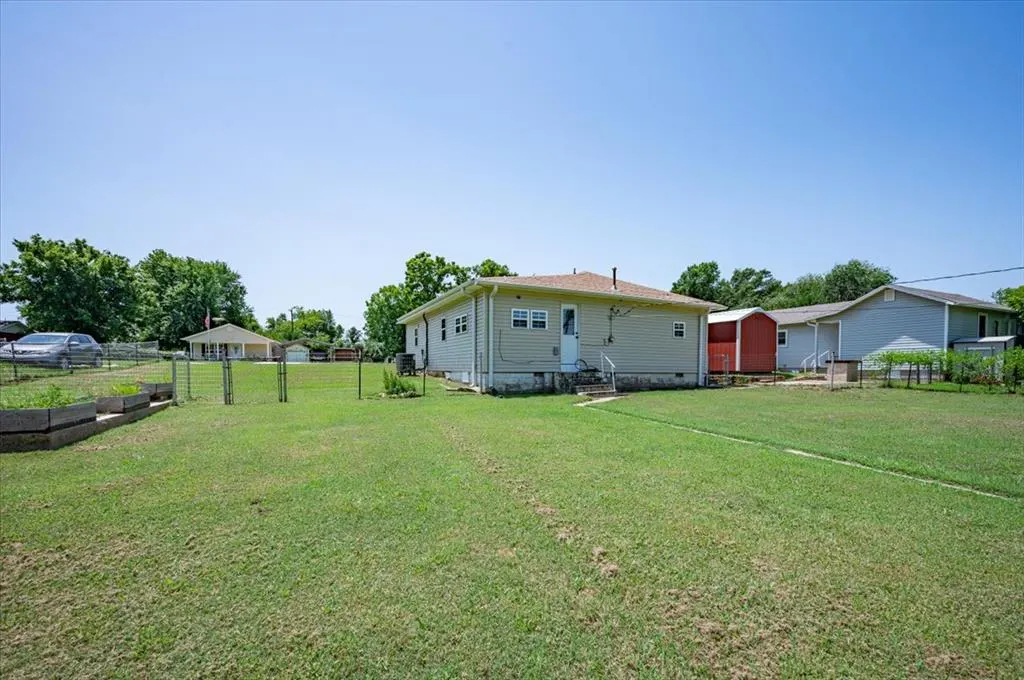 Photo 9 — 211 E 2nd Street, Stroud, OK 74079