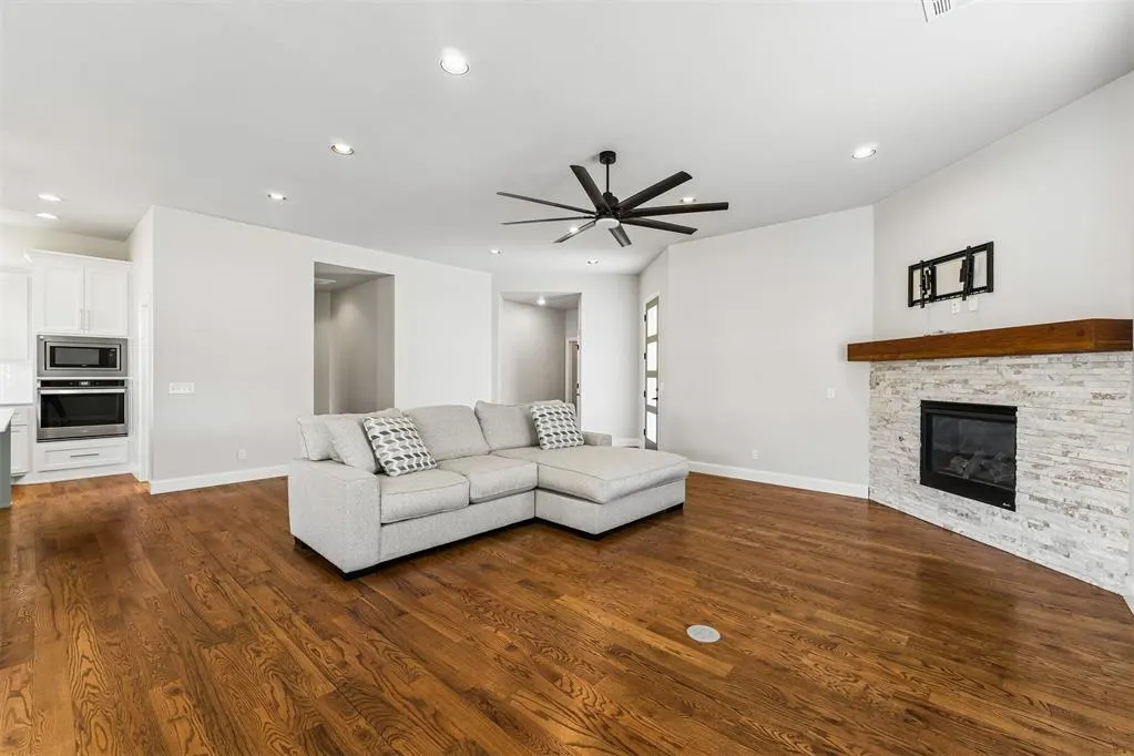 Photo 8 — 15108 Fountain Creek Lane, Edmond, OK 73013