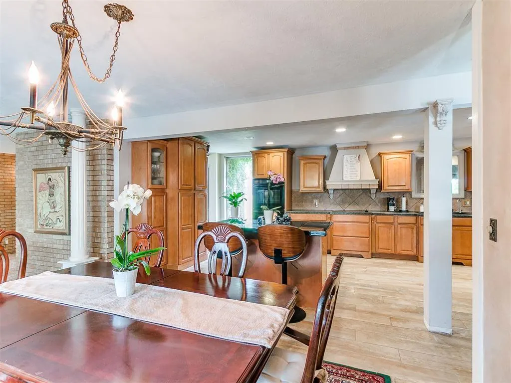 Photo 17 — 10208 Westlake Drive, Oklahoma City, OK 73162
