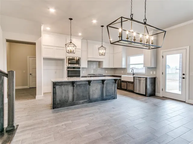 Photo 5 — 2817 Bens Circle, Yukon, OK 73099