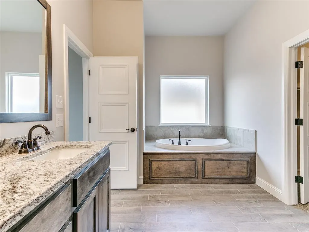 Photo 15 — 2817 Bens Circle, Yukon, OK 73099