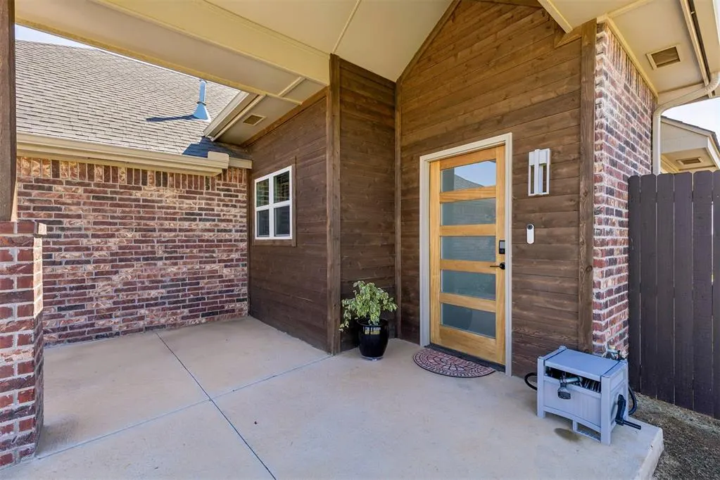 Photo 2 — 7337 Elaine Street, Yukon, OK 73099