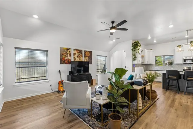 Photo 6 — 7337 Elaine Street, Yukon, OK 73099