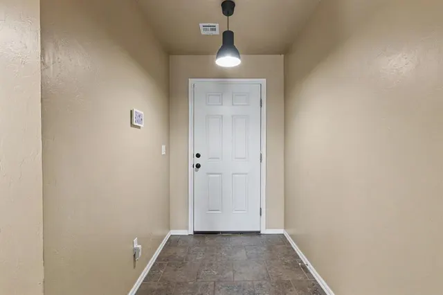 Photo 4 — 824 Crown Heights Lane, Purcell, OK 73080