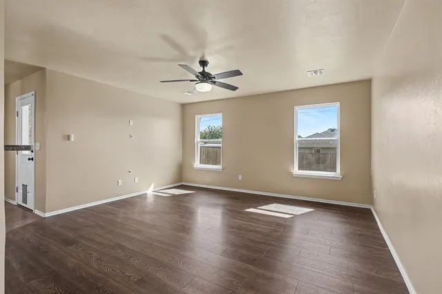 Photo 5 — 824 Crown Heights Lane, Purcell, OK 73080