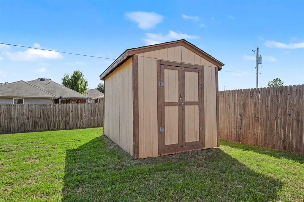 Photo 27 — 824 Crown Heights Lane, Purcell, OK 73080
