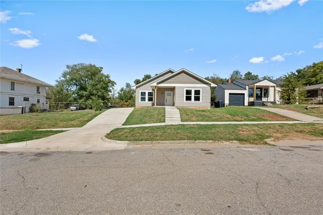 Photo 4 — 1437 NE 9th Street, Oklahoma City, OK 73117