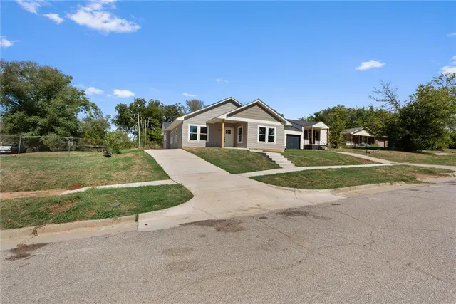 Photo 5 — 1437 NE 9th Street, Oklahoma City, OK 73117