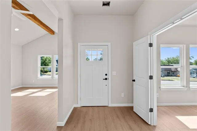 Photo 6 — 1437 NE 9th Street, Oklahoma City, OK 73117