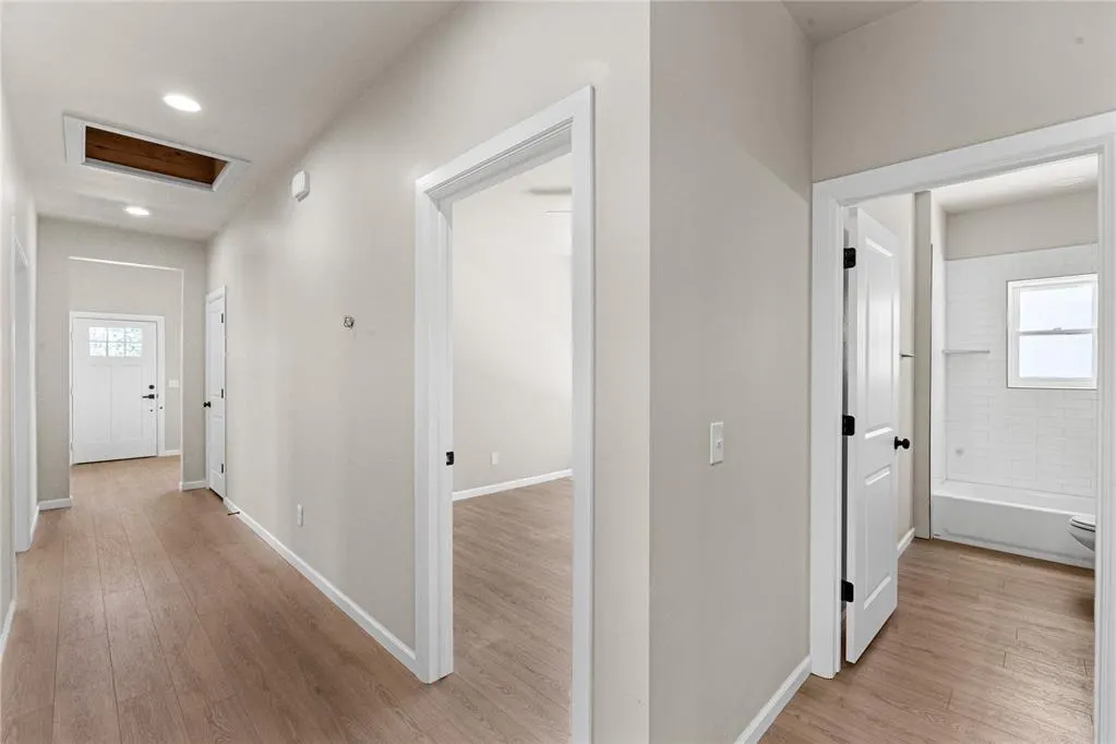 Photo 21 — 1437 NE 9th Street, Oklahoma City, OK 73117