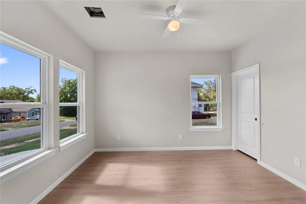 Photo 32 — 1437 NE 9th Street, Oklahoma City, OK 73117