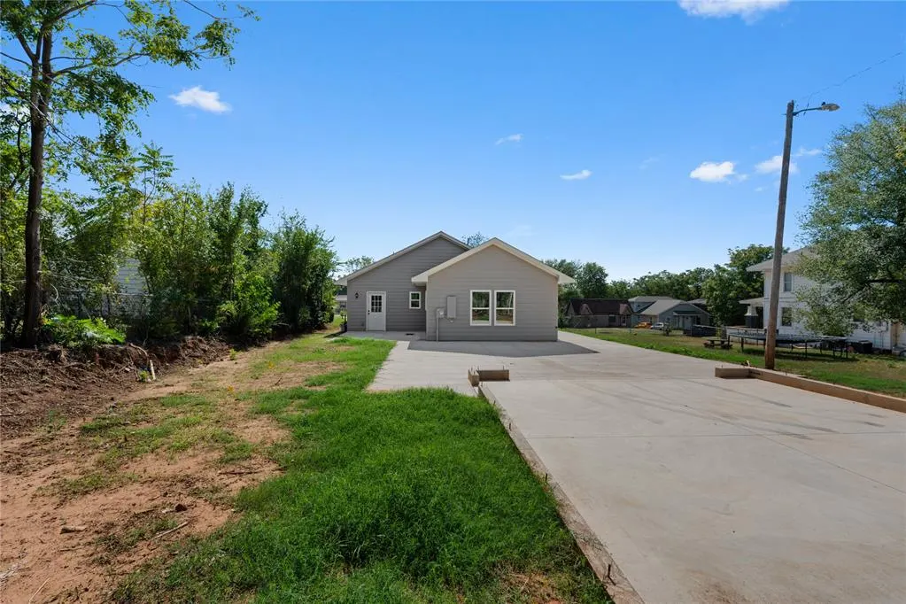 Photo 37 — 1437 NE 9th Street, Oklahoma City, OK 73117