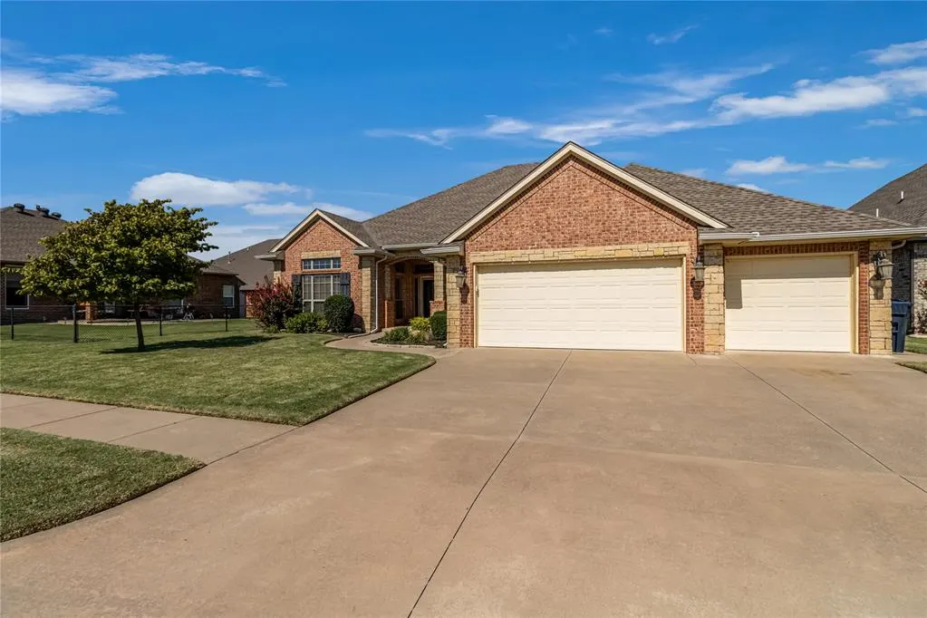 Front exterior — 8721 NW 72nd Court, Warr Acres, OK 73132