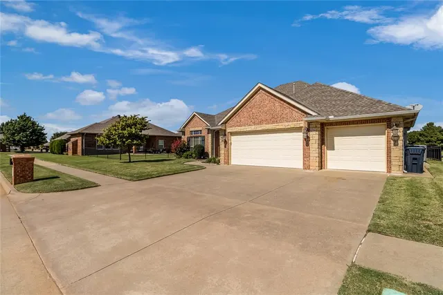 Photo 2 — 8721 NW 72nd Court, Warr Acres, OK 73132