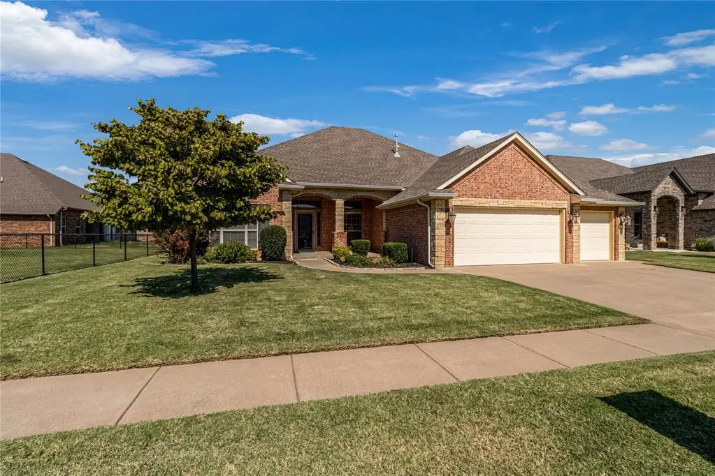 Photo 3 — 8721 NW 72nd Court, Warr Acres, OK 73132