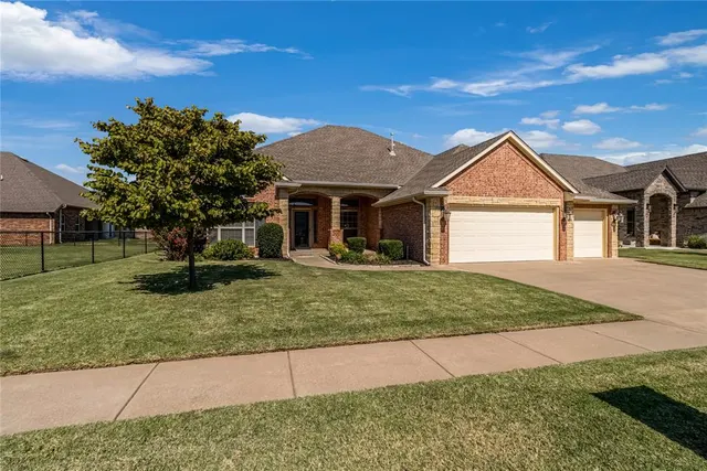 Photo 3 — 8721 NW 72nd Court, Warr Acres, OK 73132