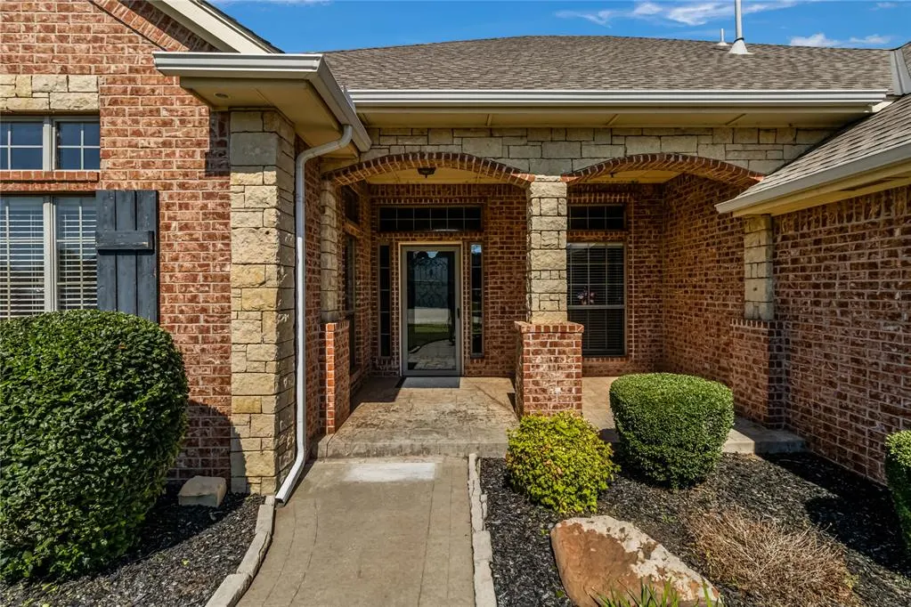 Photo 4 — 8721 NW 72nd Court, Warr Acres, OK 73132