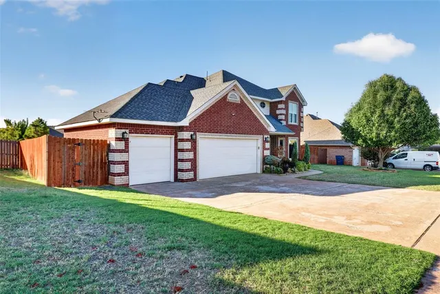 Photo 3 — 313 N Topaz Way, Mustang, OK 73064
