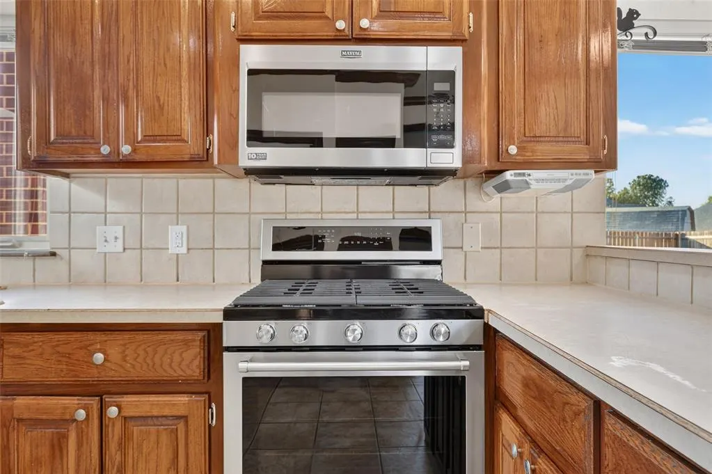 Photo 15 — 313 N Topaz Way, Mustang, OK 73064