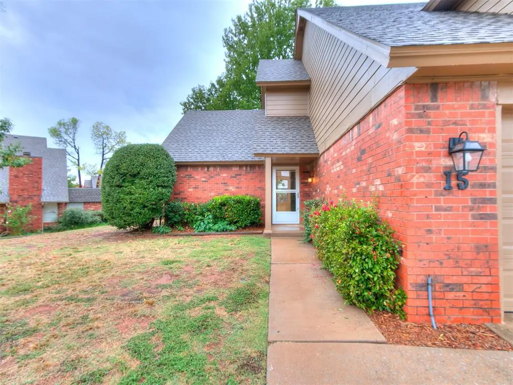 Photo 2 — 15 Coventry Court, Edmond, OK 73012