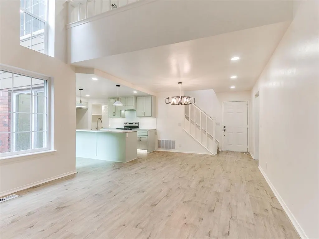 Photo 6 — 15 Coventry Court, Edmond, OK 73012