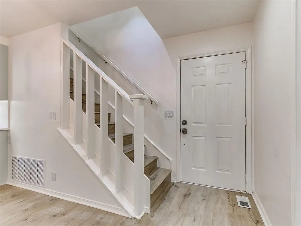 Photo 10 — 15 Coventry Court, Edmond, OK 73012