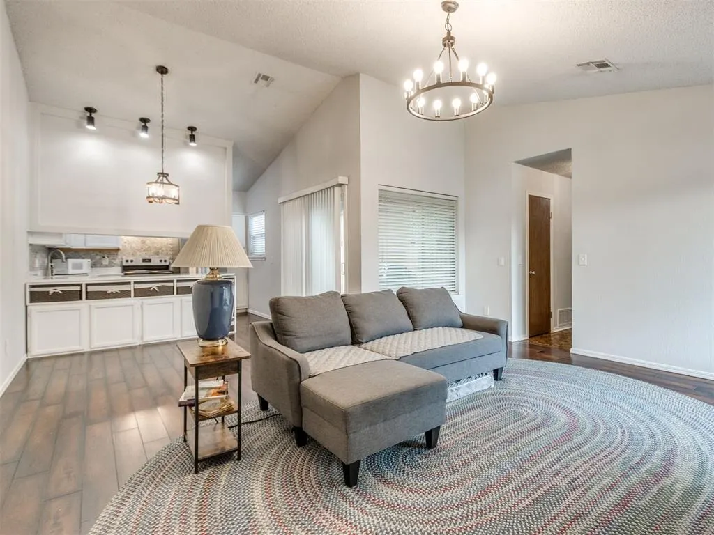 Photo 7 — 6418 Galaxie Terrace, Oklahoma City, OK 73132