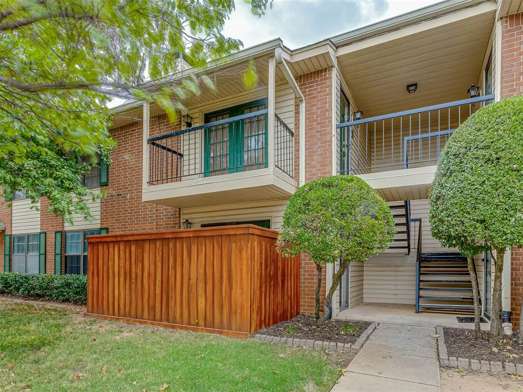Photo 2 — 4400 Hemingway Drive 111, Oklahoma City, OK 73118