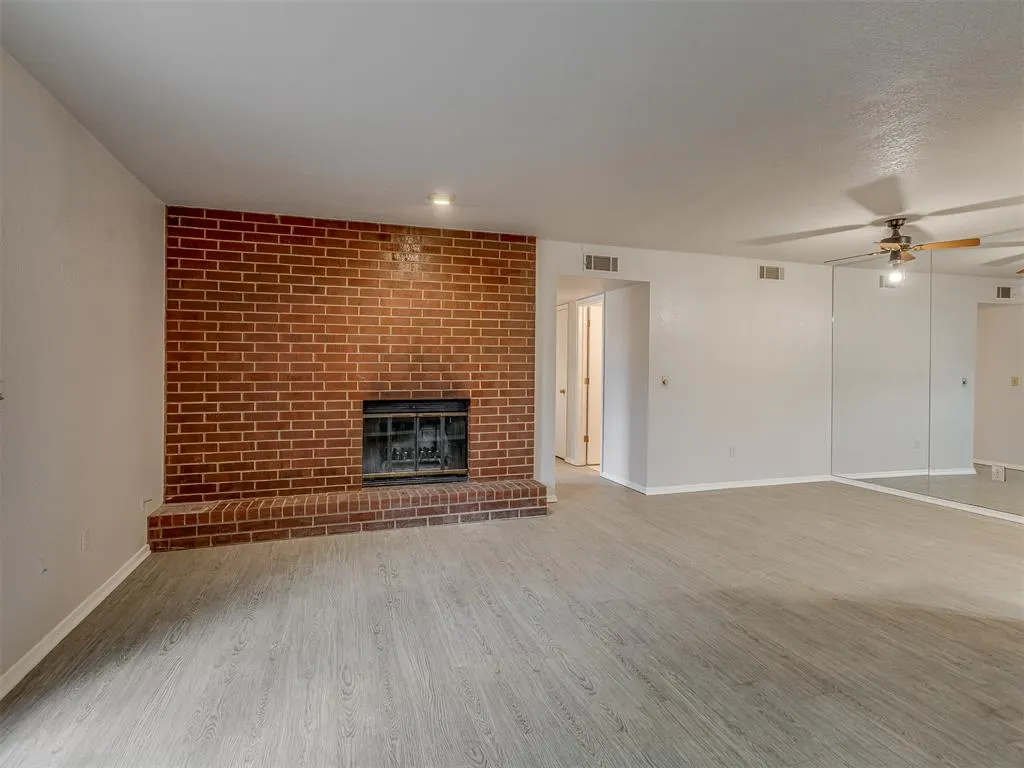 Photo 5 — 4400 Hemingway Drive 111, Oklahoma City, OK 73118