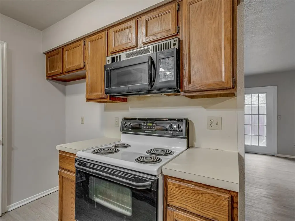 Photo 13 — 4400 Hemingway Drive 111, Oklahoma City, OK 73118