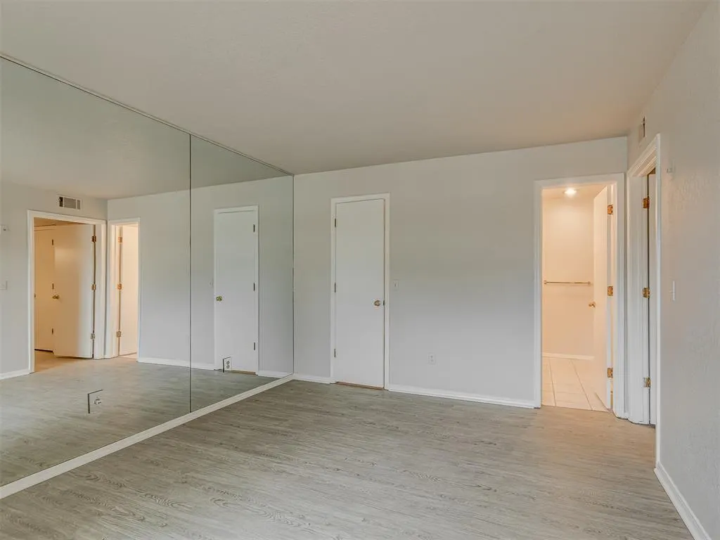 Photo 18 — 4400 Hemingway Drive 111, Oklahoma City, OK 73118