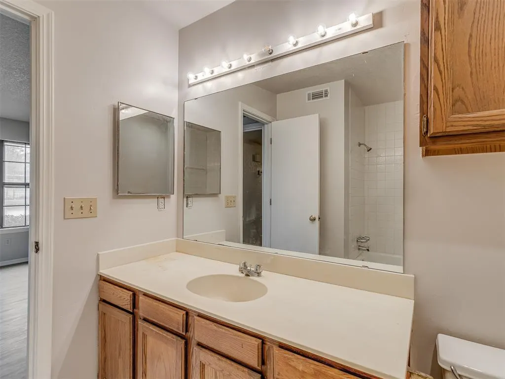 Photo 19 — 4400 Hemingway Drive 111, Oklahoma City, OK 73118
