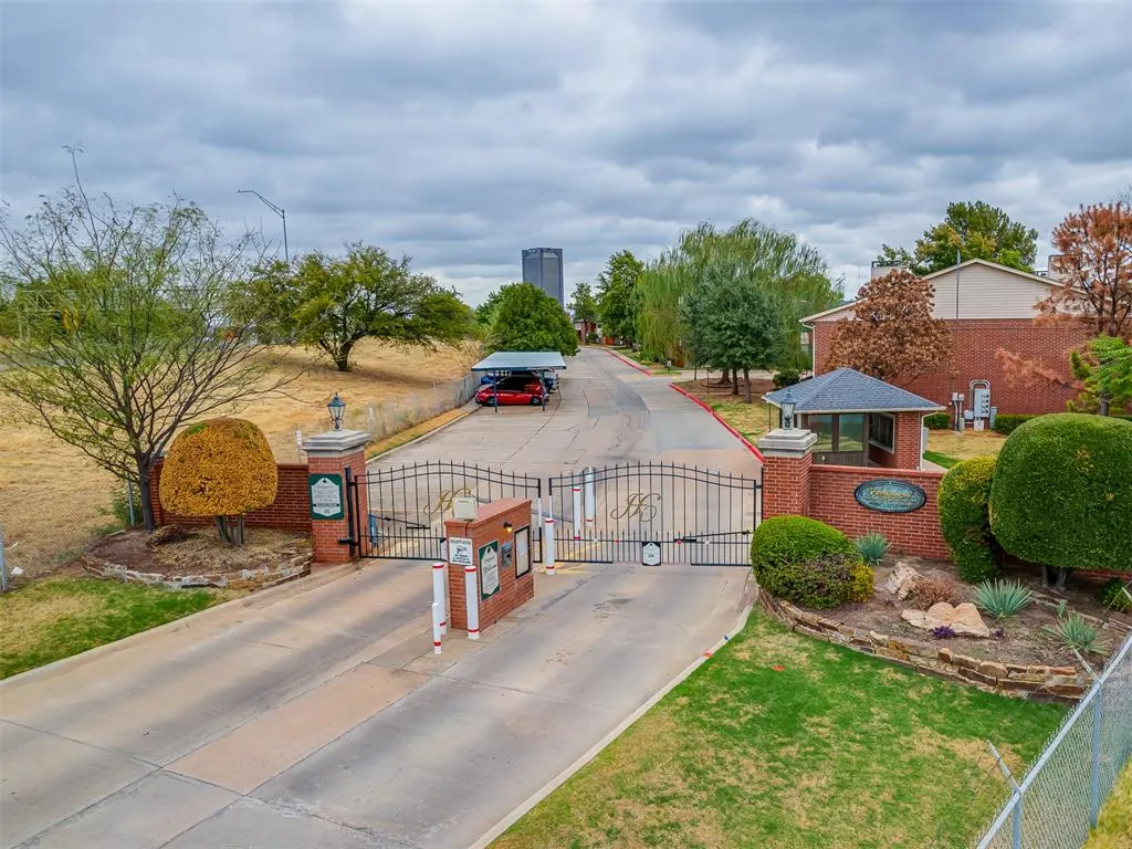 Photo 31 — 4400 Hemingway Drive 111, Oklahoma City, OK 73118