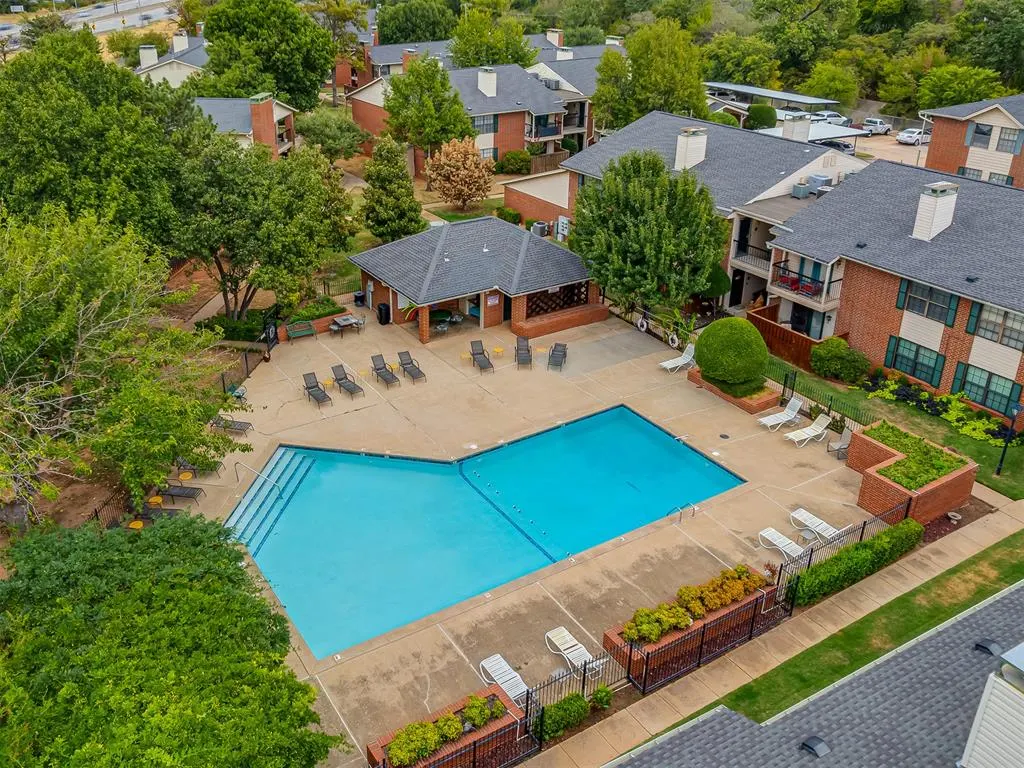Photo 32 — 4400 Hemingway Drive 111, Oklahoma City, OK 73118