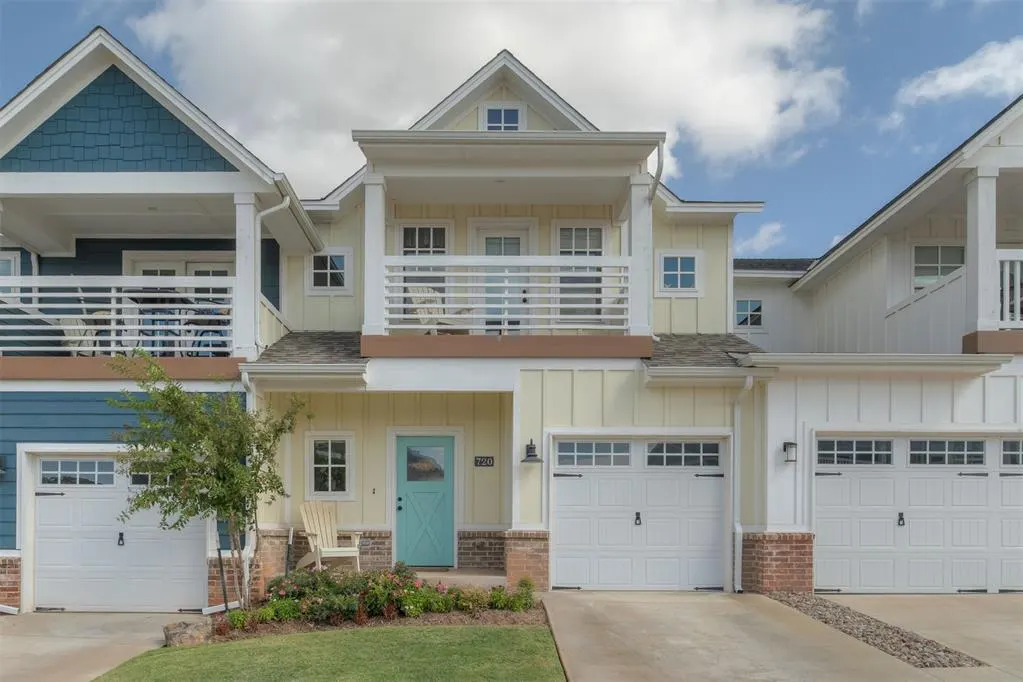 Front exterior — 720 Harbor Town Drive, Edmond, OK 73034