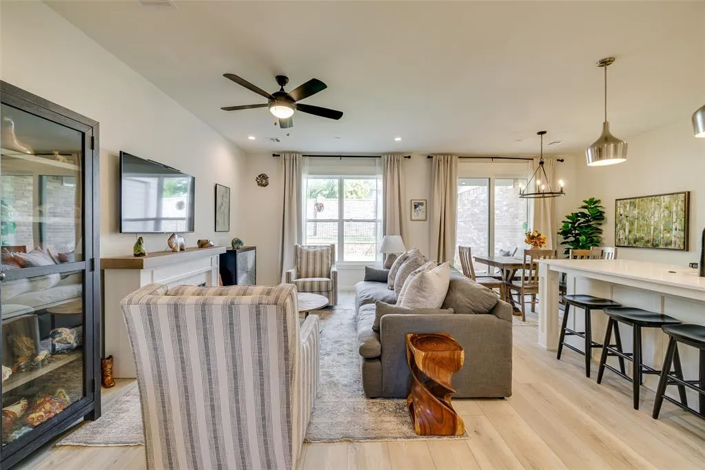 Photo 8 — 720 Harbor Town Drive, Edmond, OK 73034