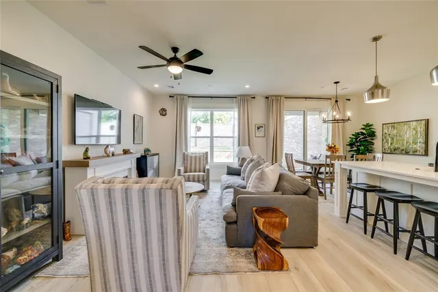 Photo 8 — 720 Harbor Town Drive, Edmond, OK 73034