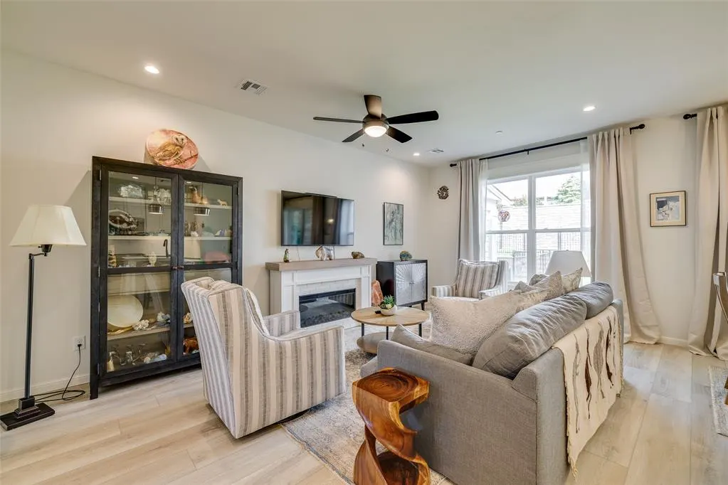 Photo 9 — 720 Harbor Town Drive, Edmond, OK 73034