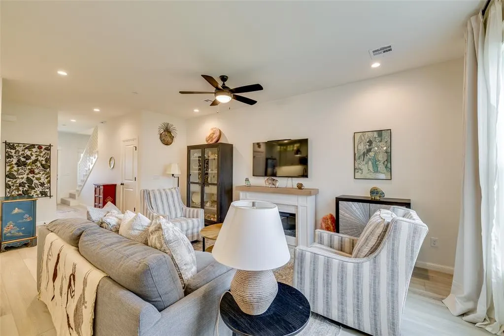 Photo 10 — 720 Harbor Town Drive, Edmond, OK 73034