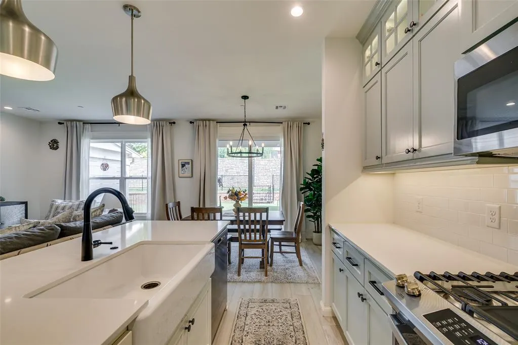 Photo 14 — 720 Harbor Town Drive, Edmond, OK 73034