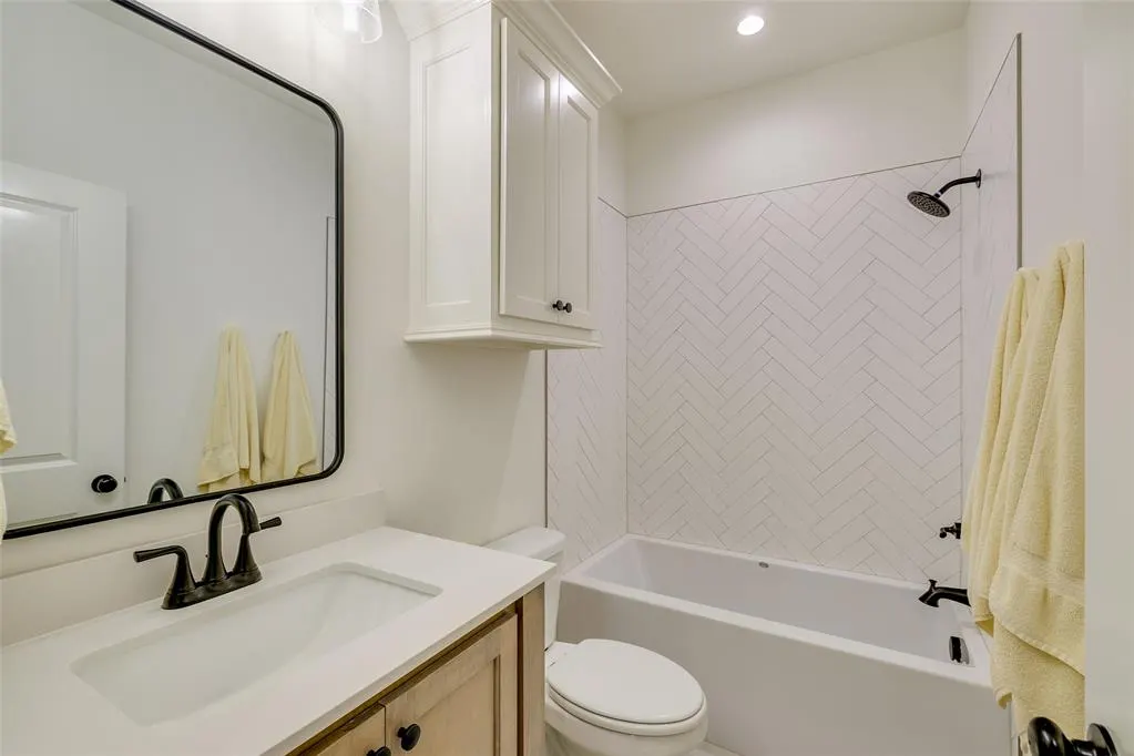 Photo 20 — 720 Harbor Town Drive, Edmond, OK 73034