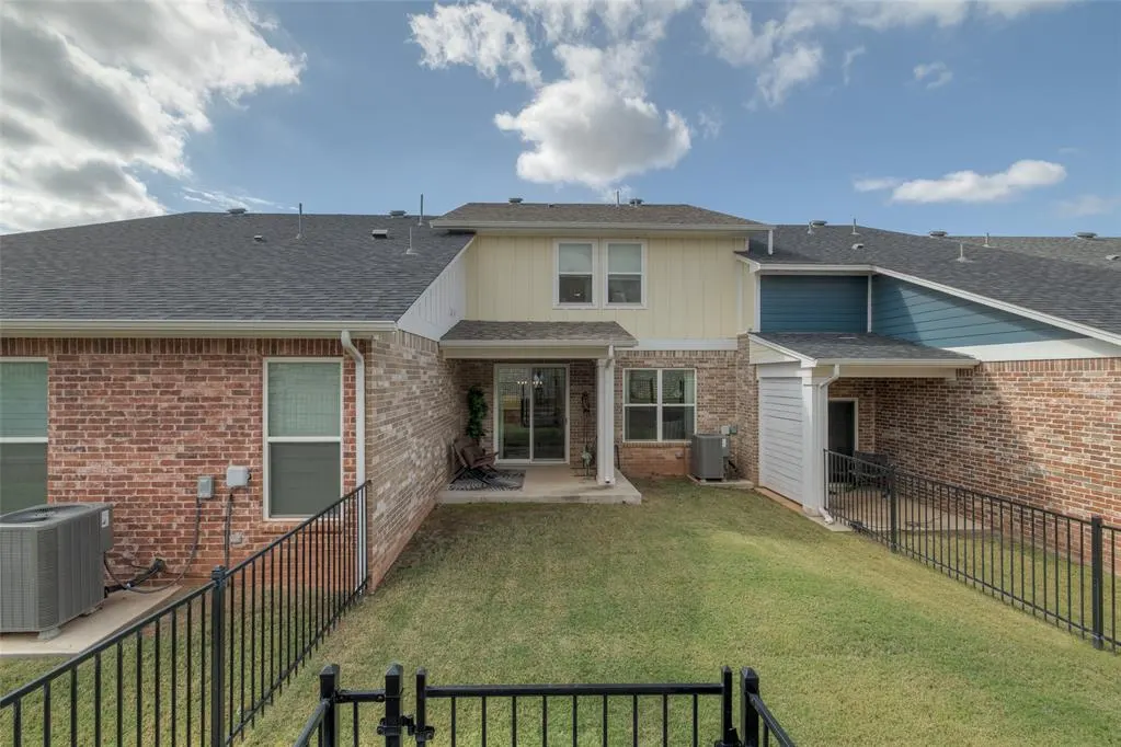 Photo 21 — 720 Harbor Town Drive, Edmond, OK 73034