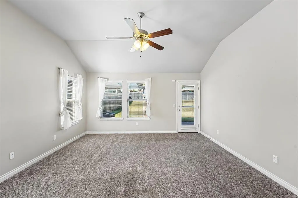 Photo 4 — 1023 Eaglerock Lane, Norman, OK 73069