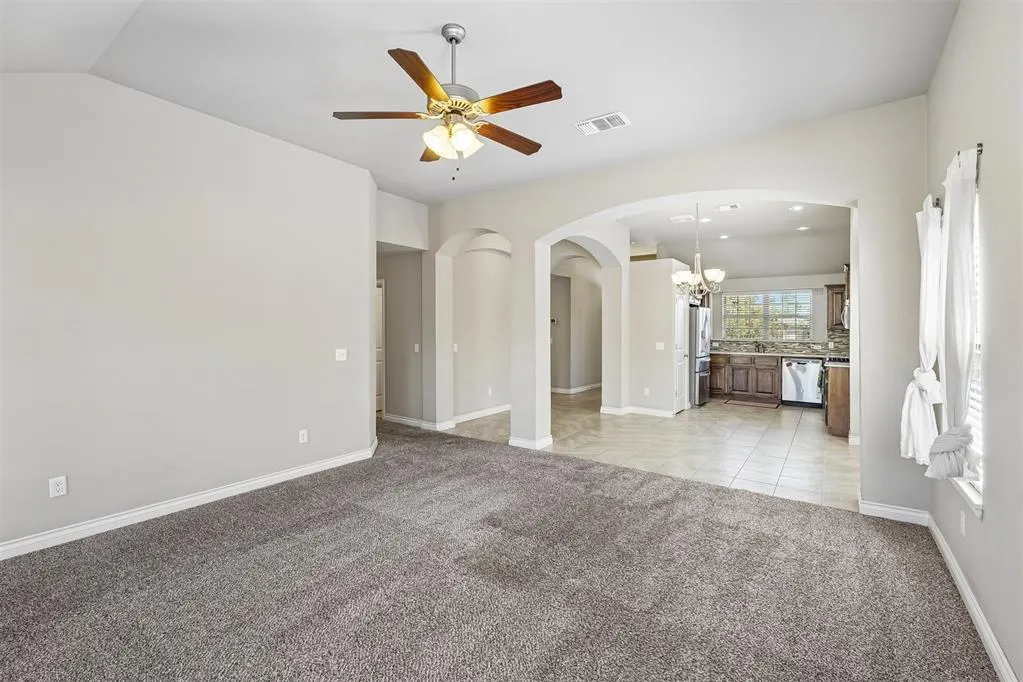 Photo 5 — 1023 Eaglerock Lane, Norman, OK 73069