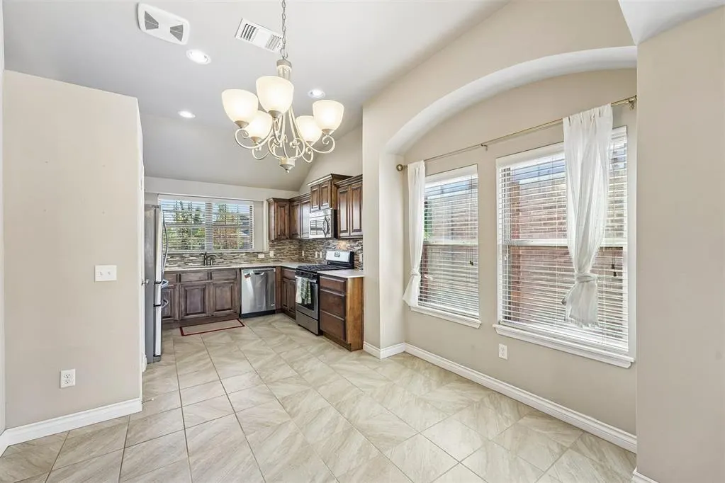 Photo 10 — 1023 Eaglerock Lane, Norman, OK 73069