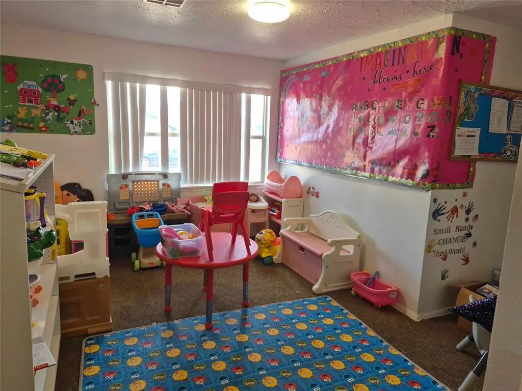 Photo 12 — 617 NW 88th Street, Oklahoma City, OK 73114